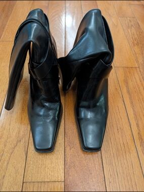 Women's Black Square-Toe Leather Knee High Boots